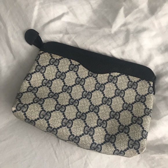 Authentic Gucci pouch - Picture 2 of 5